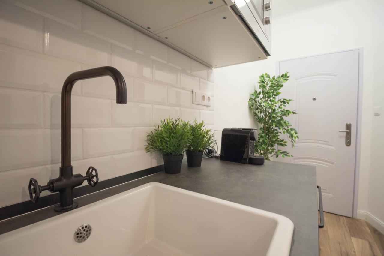 Standard Apartment By Hi5 - Madach Будапеща Екстериор снимка